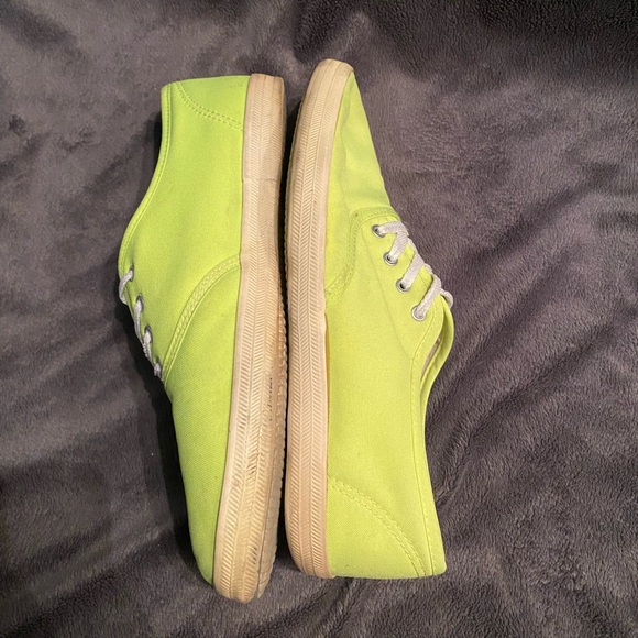 Urban Outfitters women's slip-ons. W10 - Picture 3 of 8